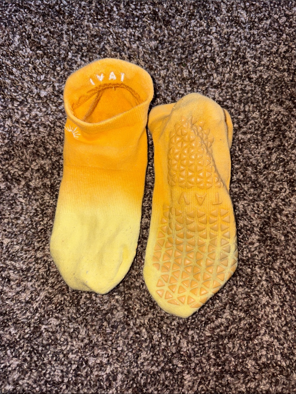 TaviLeela Yellow Gradient Non-Slip Women’s Socks